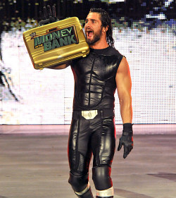 sethrollinsfans:  RAw 14th July, 2014 HQ Digitals 3-On-2 Handicap