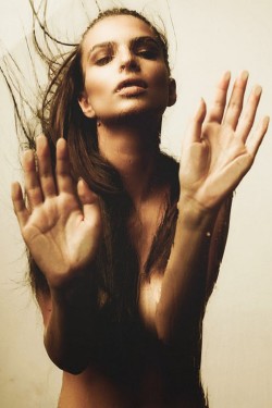thevuas:  Emily Ratajkowski by Mark Sacro