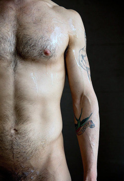 diaryof-alittleswitch:  I love all of this. The belly and chest