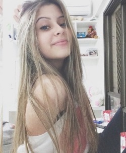 baixinha e felina