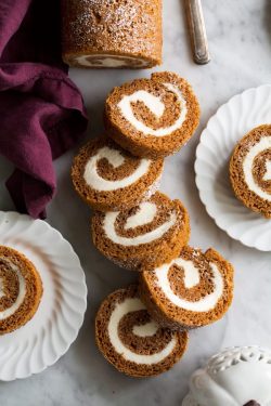 everybody-loves-to-eat:  pumpkin roll(recipe)  😍🤤🤤