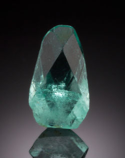 bijoux-et-mineraux:  Phosphophyllite - Cerro de Potosí, Potosí