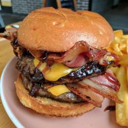 yummyfoooooood:  Bacon Double Cheeseburger