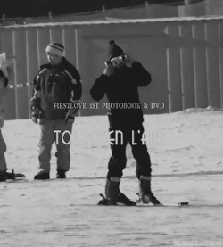 blondejongin: having a bit of trouble with your skis, jongin?
