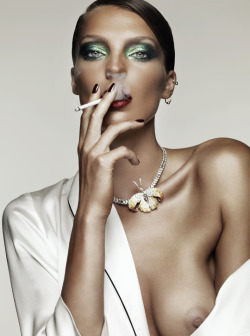 lensaesthetics:  Daria Werbowy for Vogue Paris (May 2010)  