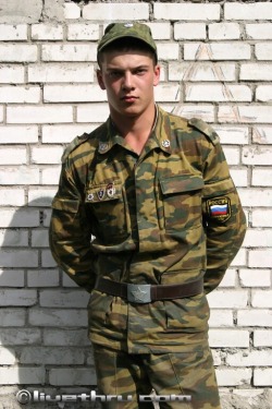 usarmytrooper:  Russian military…or at least dressed up like