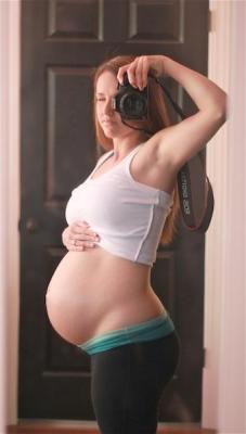 naughty-pregnants-np:   Full Gallery - CLICK HEREIf you rather