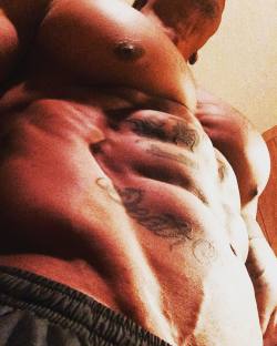 bigmalepecs:  Les Rhodes Jr (@lestaroy)