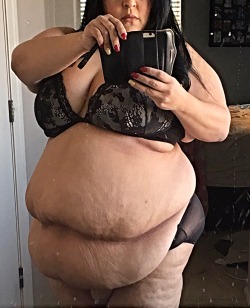 bigbellybabe-b3:  My huge hanging belly