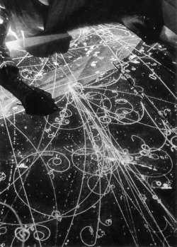 chaosophia218:  “Tracks made by atomic particles from a particle