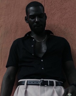 22ackermann:  seawitchedd:  kofi siriboe  BEAUTY in the DARKNESS…………No.22