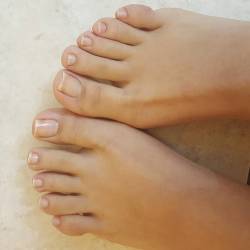feeteverywhere:  @msbehavingg91 #footmodel #feetnation #prettyfeet