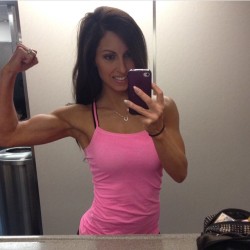 fitgymbabe:  Instagram: cobirellafit Great Pic! - Check out more