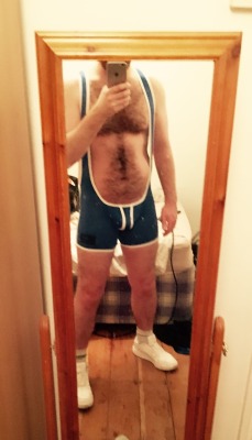ovalotter:  Can I pull off a singlet ?  Hell yeah you can.