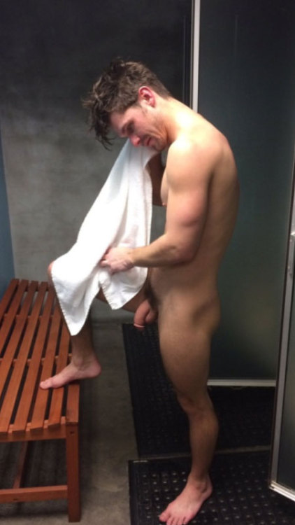 boysintheshower:via: http://boysintheshower.tumblr.com/