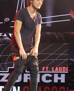 onedirectionbulges:  No, but Haz, we like it best when you keep