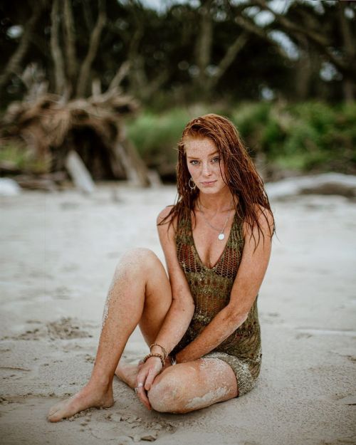 depravedliltoy:  Redheads covered in freckles are so irresistible.