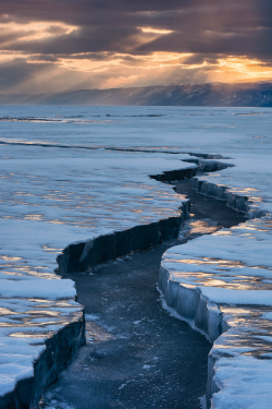 expressions-of-nature:  Lake Baikal, Russia by: Alexander Ermolitskii