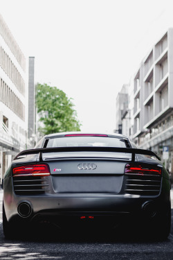 envyavenue:  Audi R8 LMX 