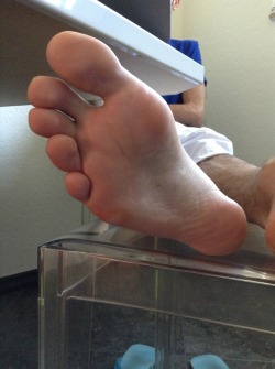 feetboy81:  my bf’s size 14 soles: www.clips4sale.com/17086