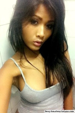 lovey-asians:  free asian vids here http://www.sexyamateurasians.com/