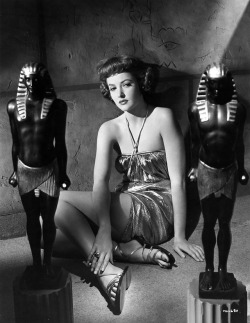 screengoddess:MARTHA VICKERS https://painted-face.com/