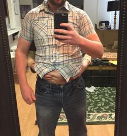 bearbellyco:  stuffed into my encourager’s size M shirt 