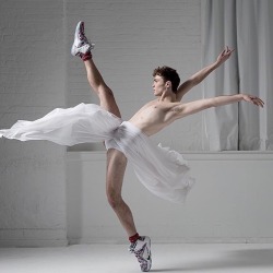 male-ballet:  TGIF Ballet