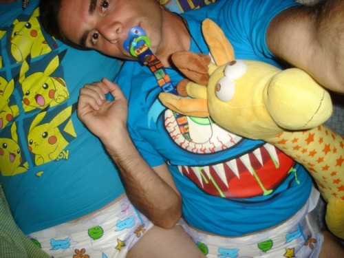 littlebabydee:  This is the way my husband an’ I go to sleep~ :) 