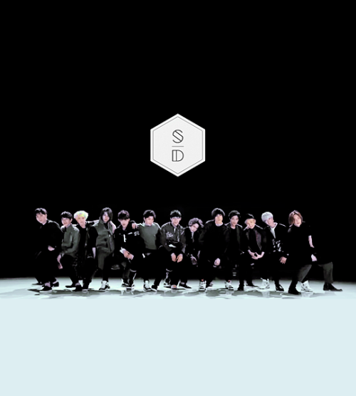 monoka:  #SVT300DAYS #ì„¸ë¸í‹´ê³¼_í•¨ê»˜í•œì§€_300ì¼ seventeen music videos ðŸ’ðŸ’ŽðŸ’™Â  