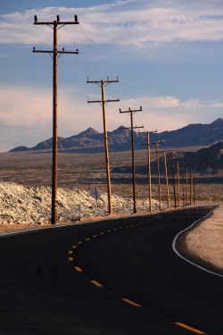 travelingcolors:  Ease down the road | Arizona (by orvalrochefort)