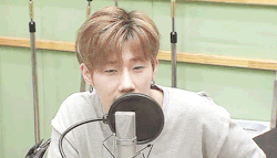 chandoo: sunggyu getting surprised after seeing himself on camera…