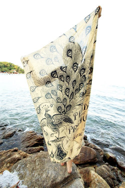 culturenlifestyle:  Delicate Handmade Scarves Showcase Famous