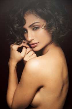 joshmccaghren:  Nazanin Mandi by Joshua McCaghren. [more photos