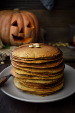 sweetoothgirl:    Honey Whole Wheat Pumpkin Pancakes with Maple