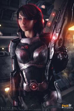 cosplaysleepeatplay:Belify Bel as Female Shepard MASS EFFECT