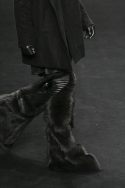 monsieurcouture:  Rick Owens F/W 2009 Menswear Paris Fashion