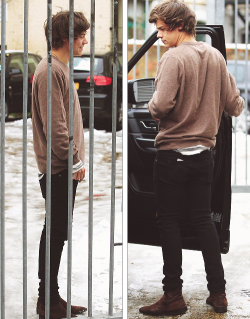     117/? of harry’s best outfits - january 2013    