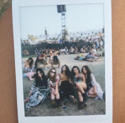 5hontour:  Lauren with friends at Coachella