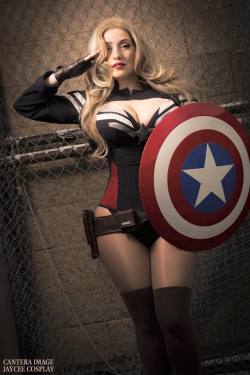 cosplayandgeekstuff:    Jaycee Cosplay (USA) as Captain America.