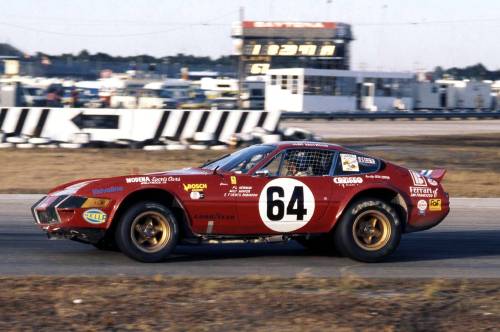 frenchcurious:Elliot Forbes-Robinson au volant (Ferrari 365 GTB/4