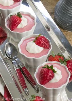 delicious-food-porn:  Strawberry Mousse