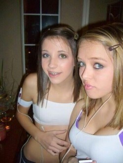 only4thebeautiful:  victimwannab:  teenwhore15:  Left or right?