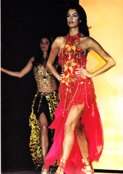 80s-90s-supermodels:  Versace S/S 1992Model : Yasmeen Ghauri