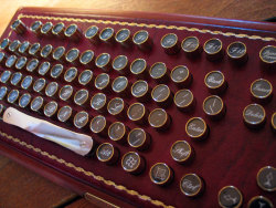 wickedclothes:  Buccaneer MK1 Steampunk Keyboard This keyboard