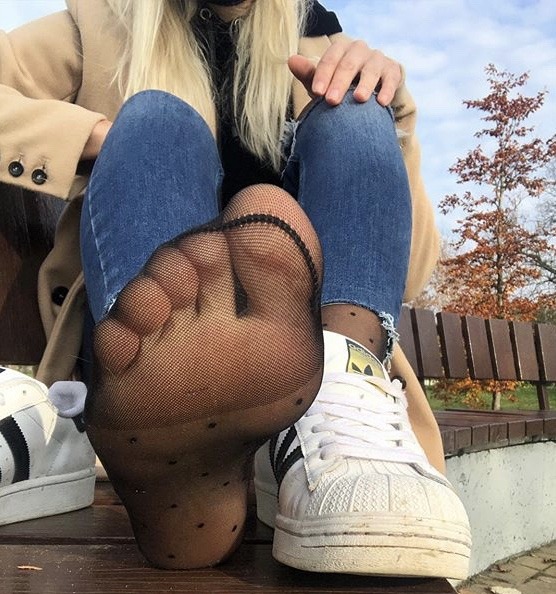 socksandfeet: