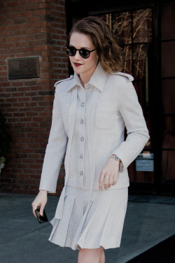 Kristen Stewart leaving the Bowery Hotel in NYC, jan. 5, 2016