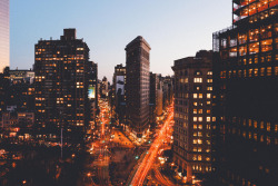 newyorkcityfeelings:  The Flatiron Building at night by passport-life