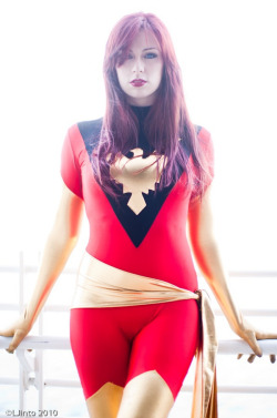 ladies-of-cosplay:  cosplayhot:  Kearstin Nicholson  Dark Phoenix