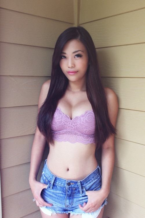 Super big tits amateur Asian in jean shorts.